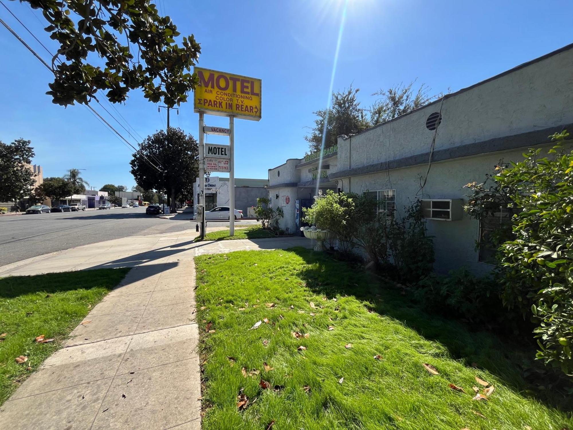 Griffith Park Motel, In Los Angeles Hollywood Area Глендейл Экстерьер фото